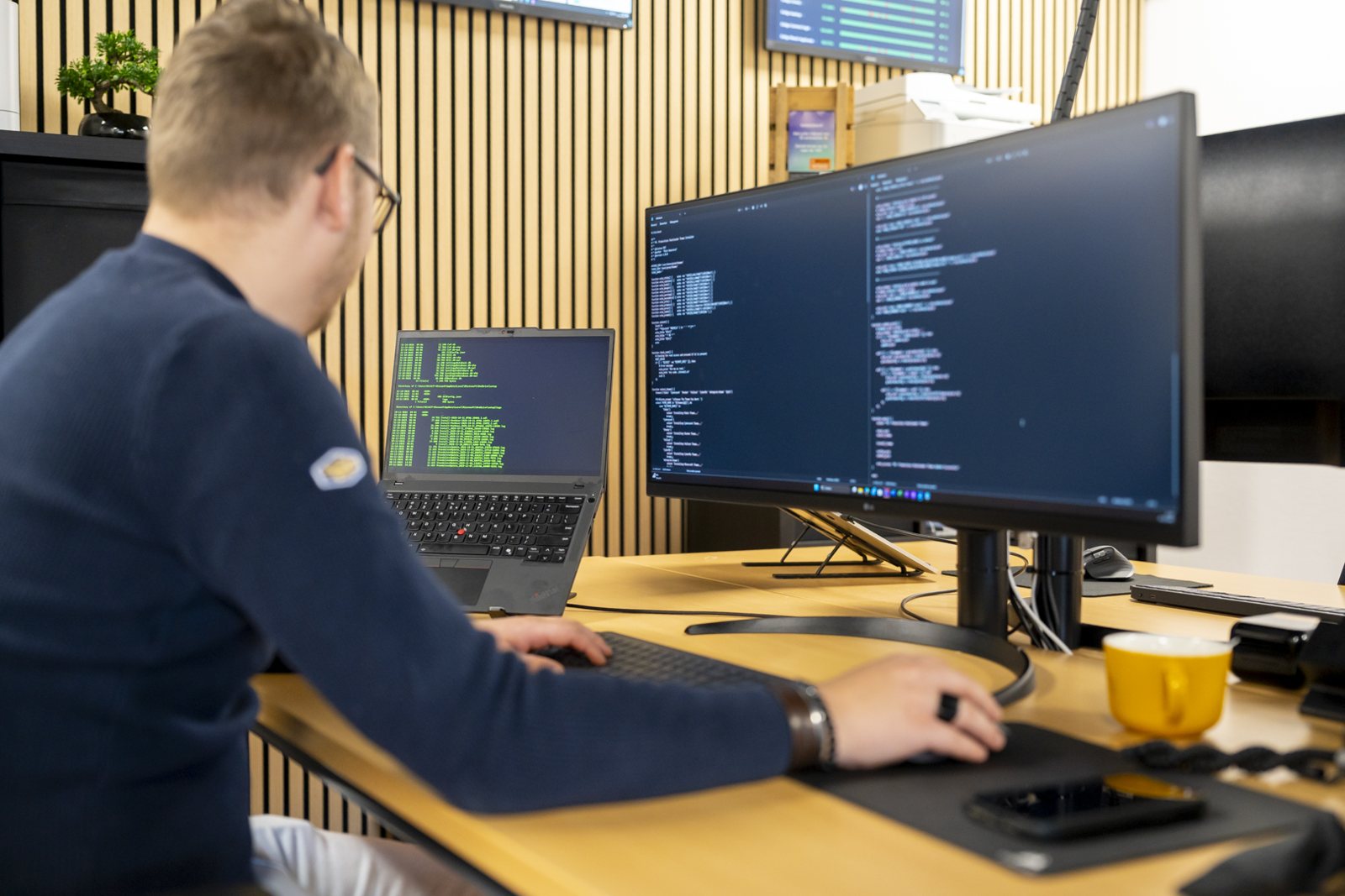 Specialist van IT-Wizzard bewaakt werkplekken vanuit de cloud