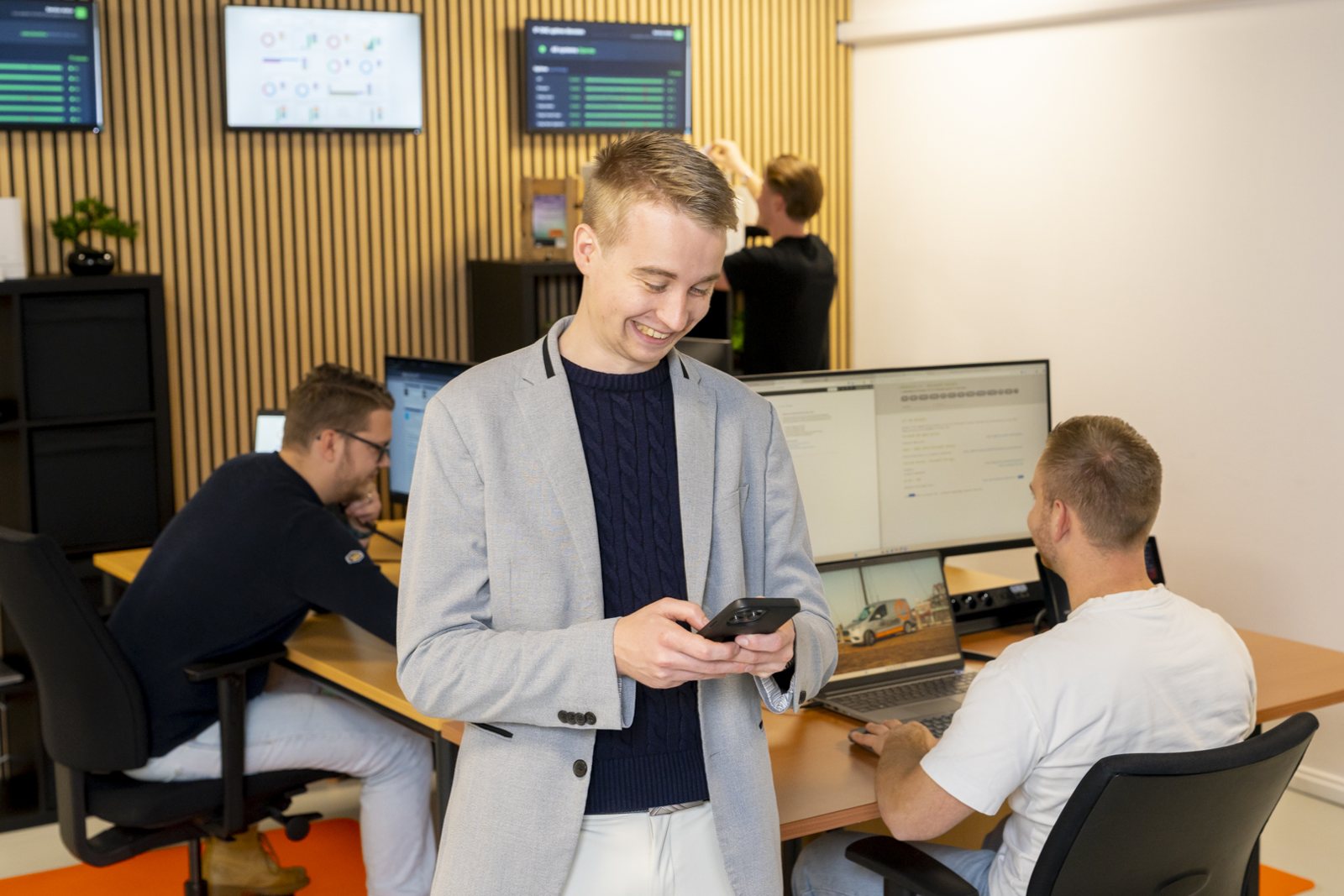 Team van IT-Wizzard bespreekt een telefonie-omgeving