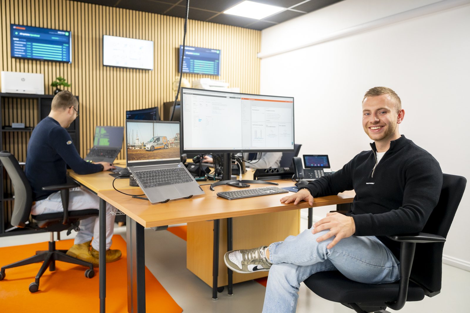 Specialisten van IT-Wizzard aan het werk voor de sector productie en maakindustrie