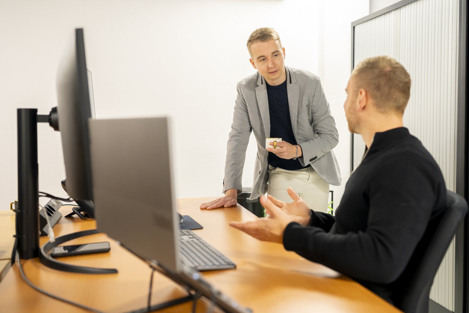 Specialisten van IT-Wizzard bespreken de netwerkindeling